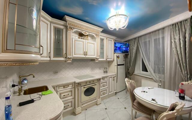 Samotsvet Na Ul Ordzhonikidze 52 Apartments