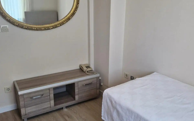 Pera Arya Hotel
