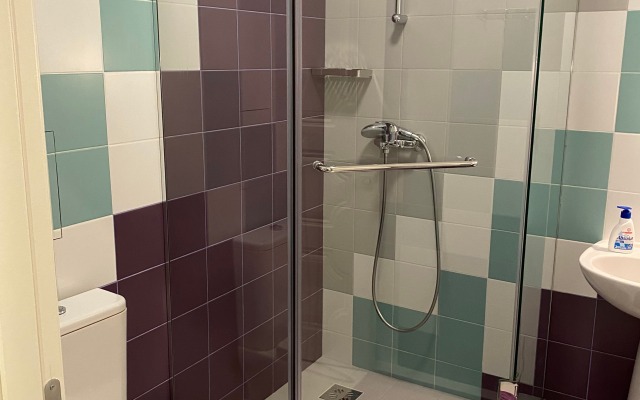 33 Tyulpana Guest house