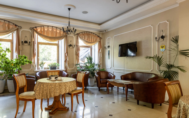 Golden Hotel