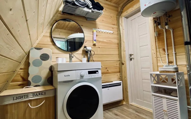 s Baney na Beregu Ozera Chalet