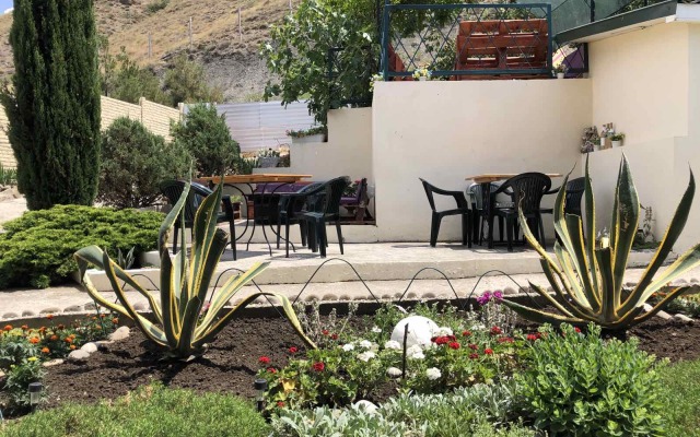 Agave Guest House