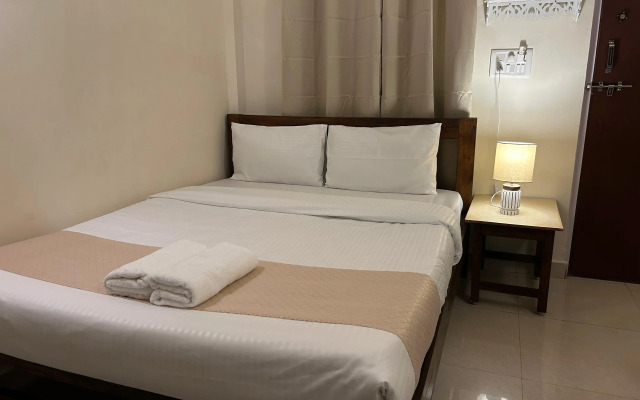 Отель Aqua Wave by YogiTree