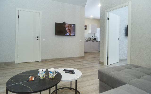 Dvukhkomnatnye Kak Doma 58 Na Mira 78 Apartments