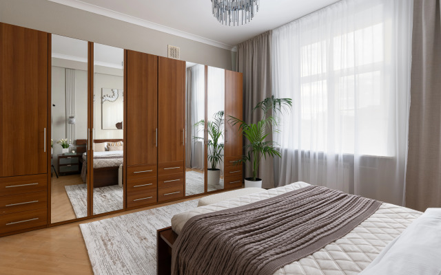 Квартира Видовая Трехкомнатная с Эркерным Балконом