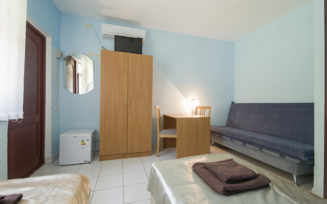 Отель Равена