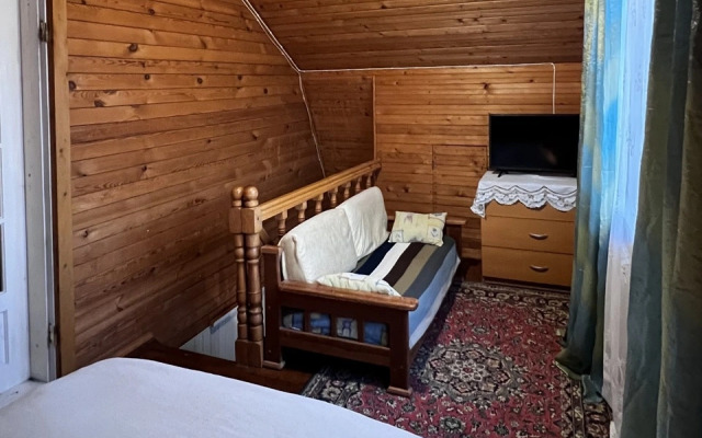 Chetyrekhkomnatnaya Dacha 120 M² Private House