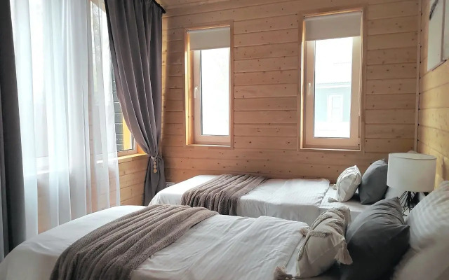 Domik V Kp Grin Laundzh Guest House