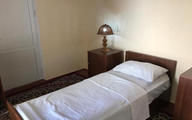 Firuza Guest House