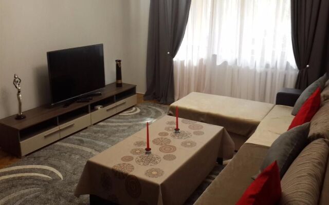 Balzaka 4 Apartments