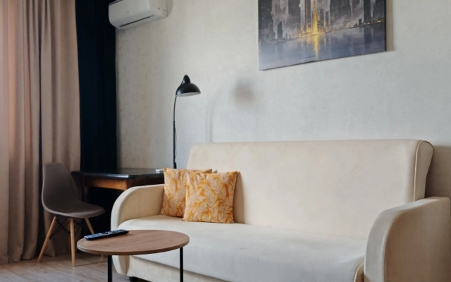 Apartamenty Prostornaa Dvuh Komnatnaa Kvartira s Parkovkoj vo dvore