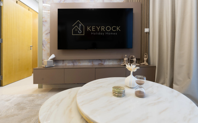 Apartment Keyrock Living: 2BR Retreat with Breathtaking Views