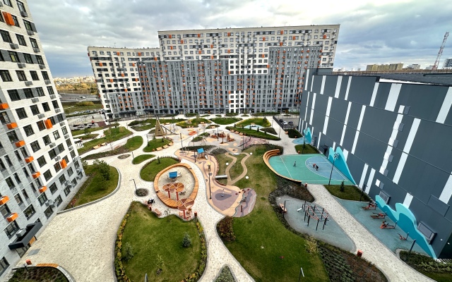 "Liliya" na Moskovskom s parkingom i sovremennym dvorom