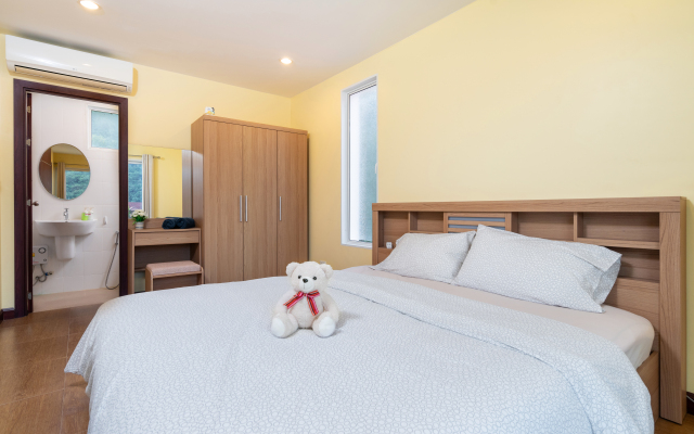 Mountain View near Beach with Terrace & Pool Villa