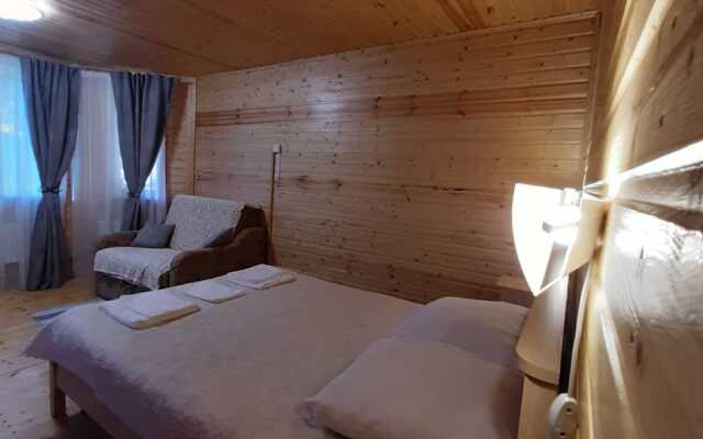 V Gostyah U Skazki Guest house