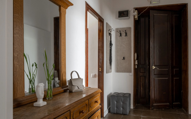 Апартаменты Кварт-Отель, Бережковская Набережная 12