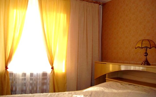 Apartment Salyut Shkolnaya 4