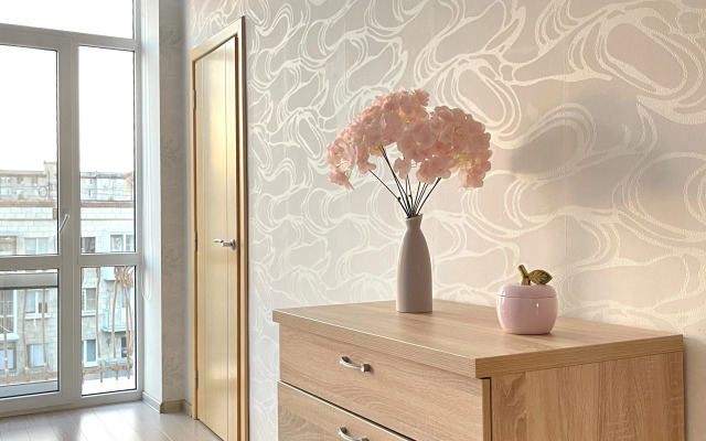 Апартаменты трёхкомнатные в центре города с балконом