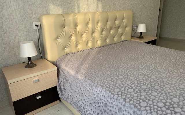 Квартира трехкомнатная в центре полностью оборудована для проживания