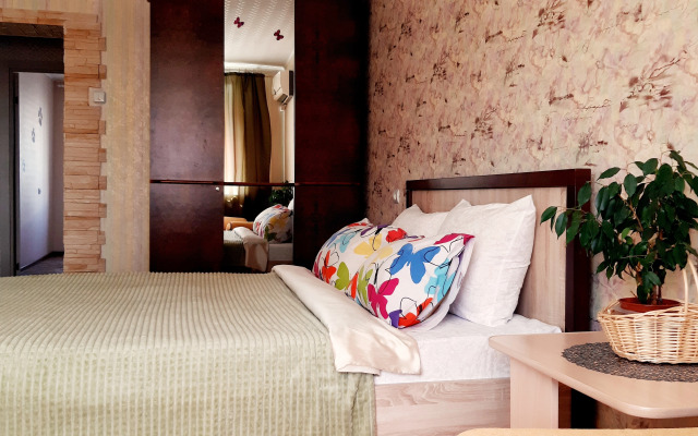 Квартира Двухкомнатные на Чапаева 8