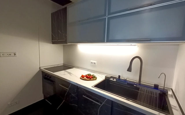Na beregu morya v tsentre goroda Flat