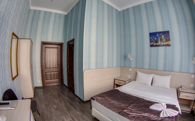 Skver Vyisotskogo Hotel