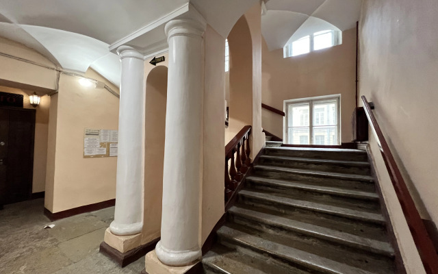 Уютная Семейная двухкомнатная квартира Невский 13 с балконом и парковкой