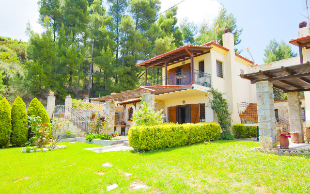 Bizmut Shared Pool Paliouri Villa