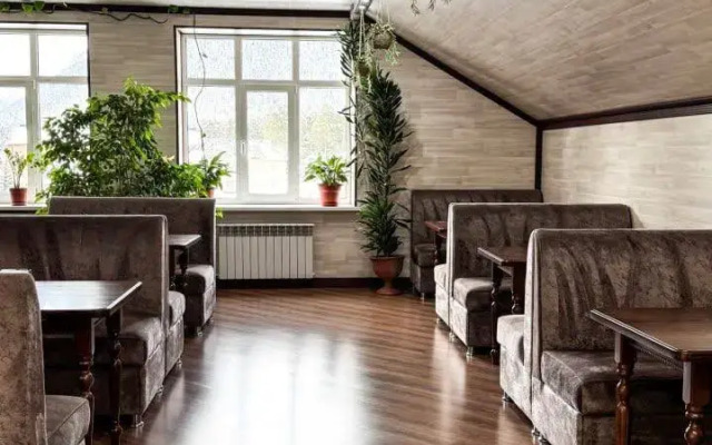 Kavkaz Hotel