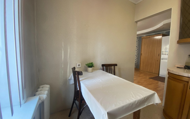 Квартира 3-комнатная на Ангарской 33