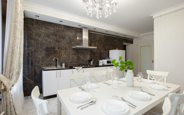 Апартаменты Премиум Город Рек на Большой Конюшенной 1