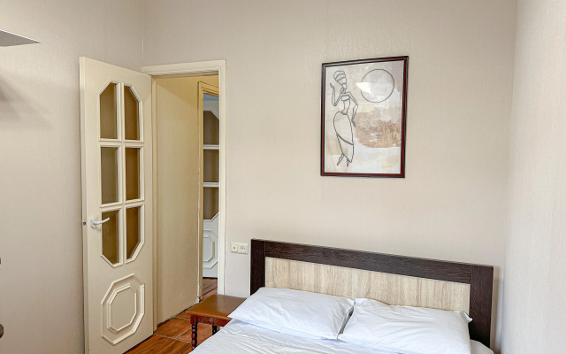 S Frantsuzskim Balkonom Apartaments