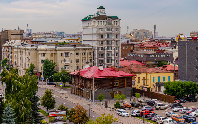 Stilnaya Kvartira V Tsentre Krasnoyarska Lodging House