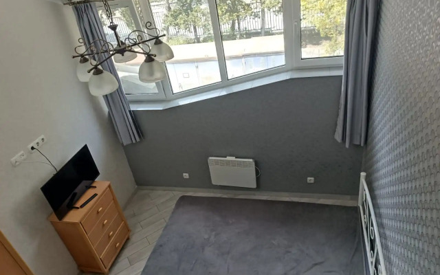 Uyutnaya Studiya Ryadom S Livadiyskim Dvortsom Flat