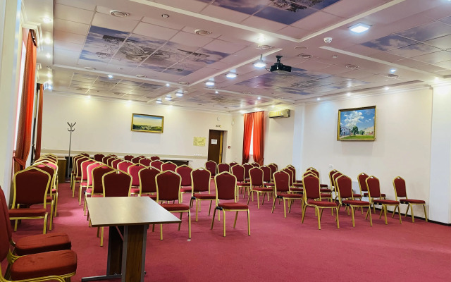 Amaks Azov Hotel
