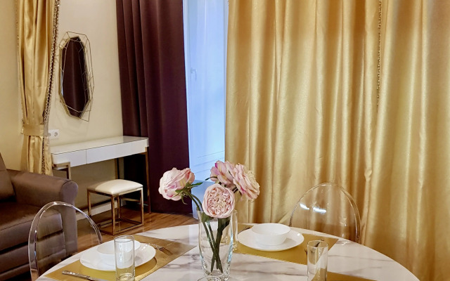 Golden Deluxe U Tts Aviapark Apartments