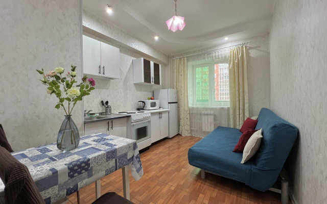 YEvro 2-kom Smolina 81-168 Ulan-Ude ZhD vokzal KakDoma Flat