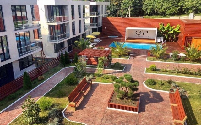 Green Palace Apartments