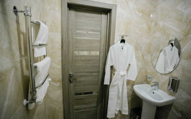 La V Hotel