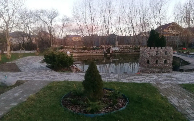 Domik U Ozera Bungalow