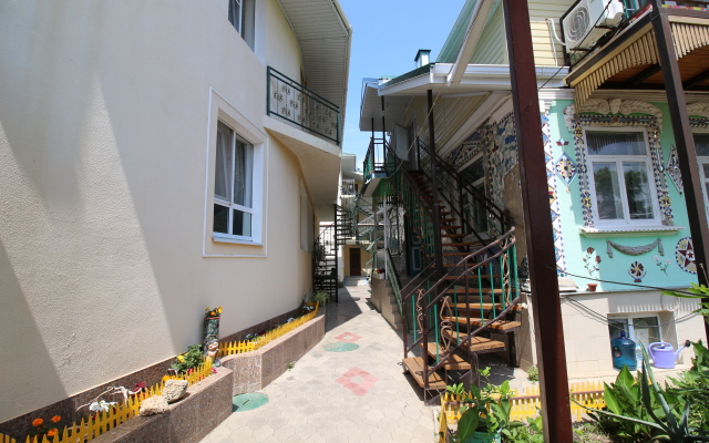 Faina Guest house
