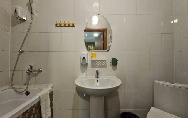 Lemon Joe Hotel