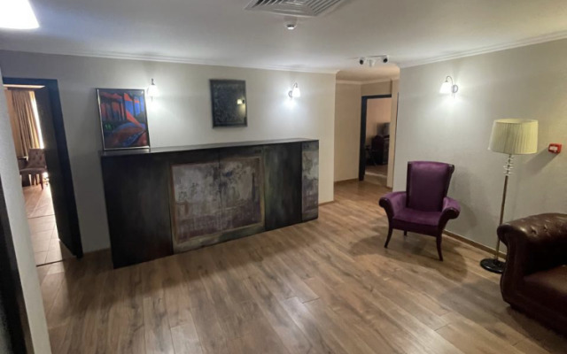 Natali Metekhi Palace Hotel