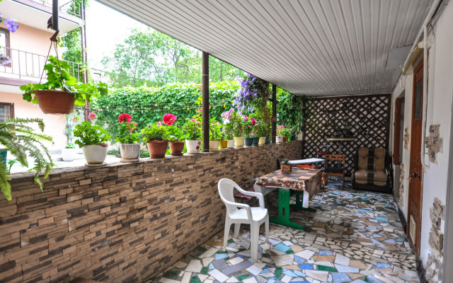 Yelena Guest House