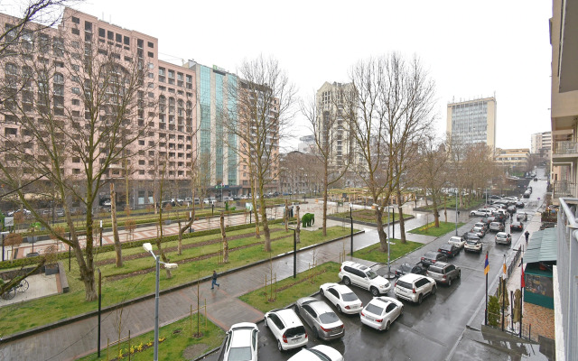 3-K Kvartira v Novostroyke na Ulitsa Arama Di723 Flat