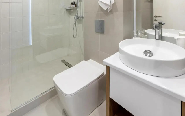 S Vidom Na Gorod I Reku 54-5 Apartment
