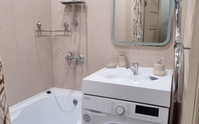 Апартаменты на улице 60 лет Октября 5