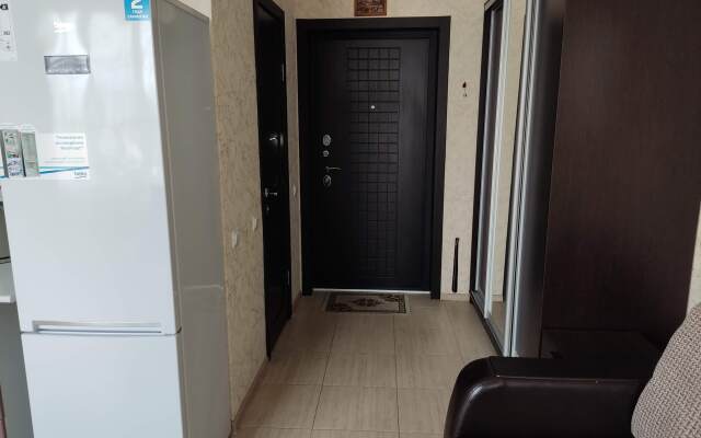Studiya Na Demokraticheskoy 45a Apartments