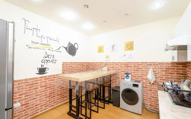 Areva Hostel & Apartment