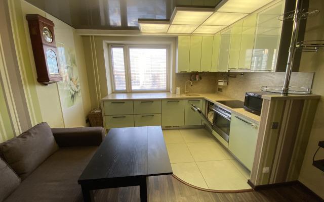 Квартира на Перевалке